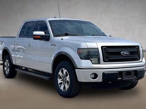 Used 2014 Ford F150 FX4 w/ Equipment Group 402A Luxury AWD/4WD image 9