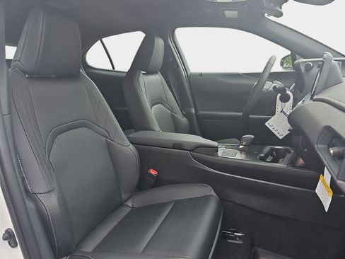 New 2026 Lexus UX 300h AWD image 10