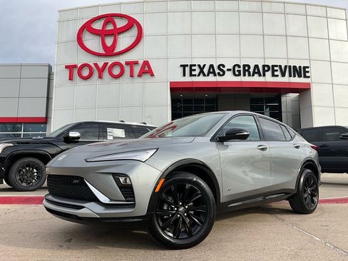 Used 2025 Buick Envista Sport Touring image 2