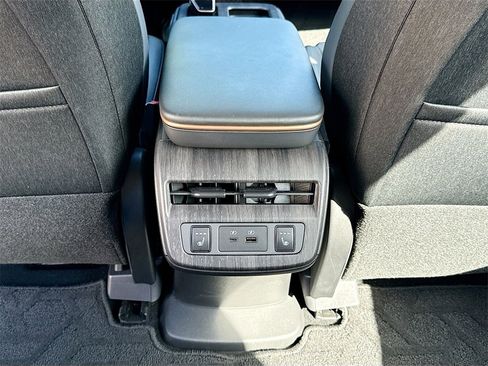 Used 2023 Nissan Ariya FWD image 28