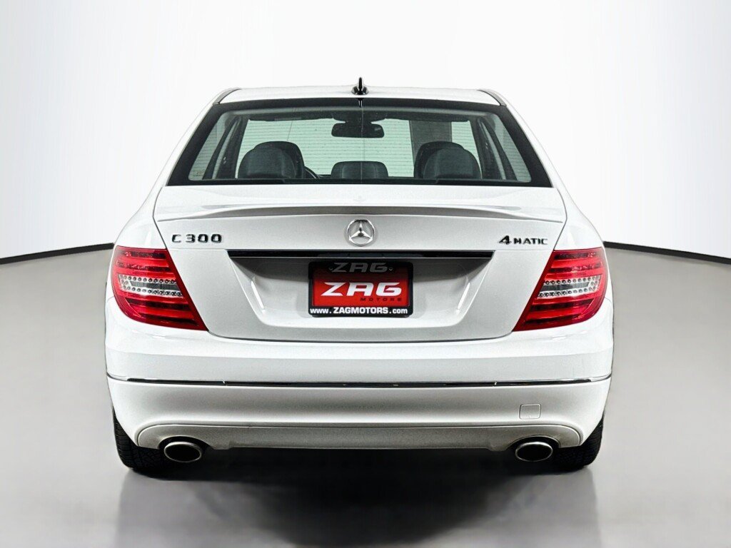 Used 2014 Mercedes-Benz C 300 4MATIC Sedan image 4