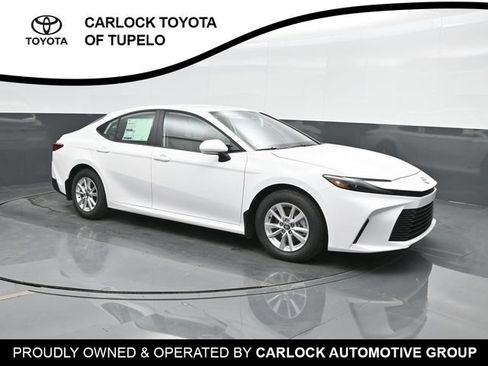 Used 2025 Toyota Camry LE w/ Convenience Package FWD image 5