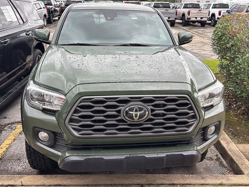 Used 2021 Toyota Tacoma TRD Off-Road AWD/4WD image 2