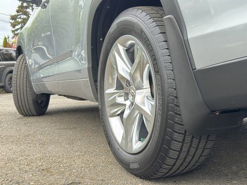 Used 2015 Toyota Highlander Limited w/ Driver Technology Package image 39