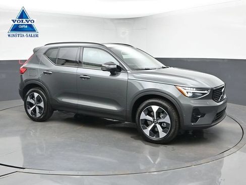New 2026 Volvo XC40 B5 Plus w/ Climate Package AWD/4WD image 1