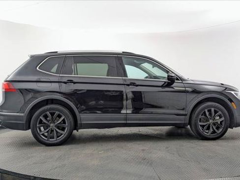 Used 2023 Volkswagen Tiguan SE FWD image 9