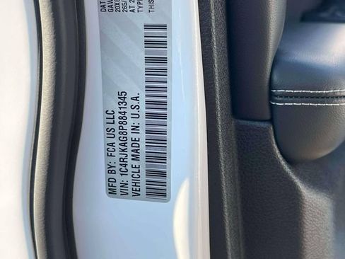 Used 2023 Jeep Grand Cherokee L Laredo AWD/4WD image 16