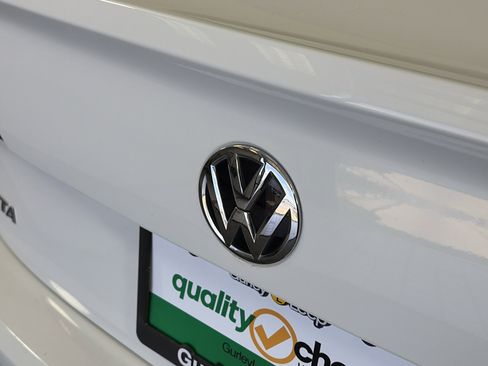 Used 2020 Volkswagen Jetta SE FWD image 16