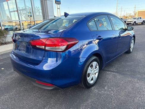 Used 2017 Kia Forte LX image 3