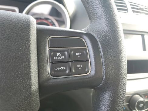 Used 2017 Dodge Journey SE image 24