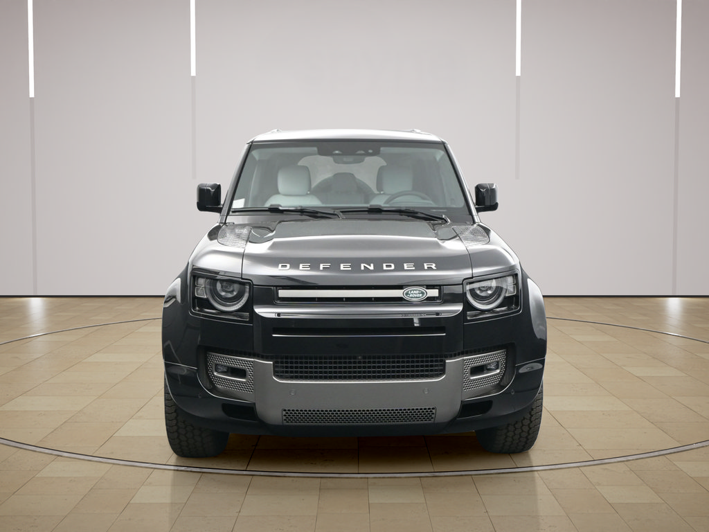Used 2025 Land Rover Defender 110 X-Dynamic SE AWD/4WD image 25