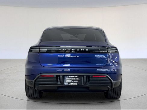 Certified 2025 Porsche Macan 4 Electric AWD/4WD image 7