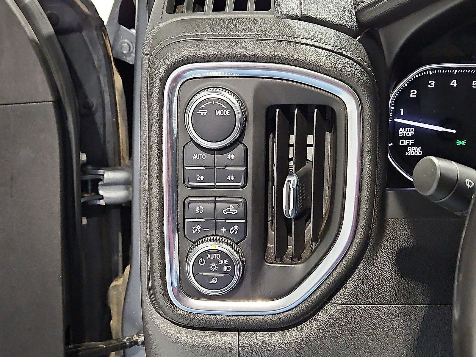 Used 2021 GMC Sierra 1500 SLT w/ SLT Premium Package AWD/4WD image 22