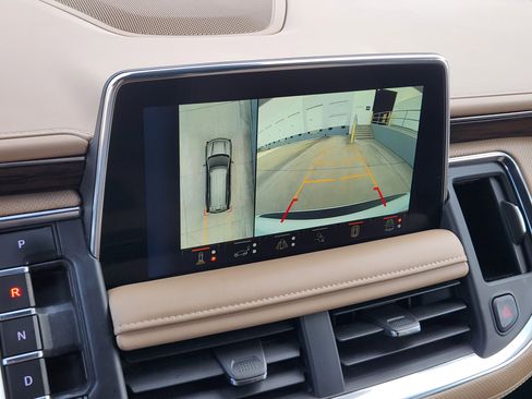 Used 2023 Chevrolet Tahoe Premier w/ Advanced Technology Package image 18