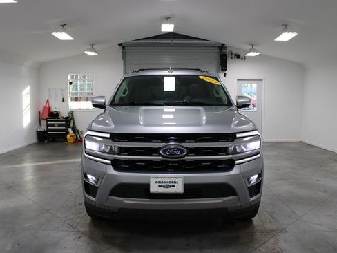 Used 2024 Ford Expedition Limited image 3