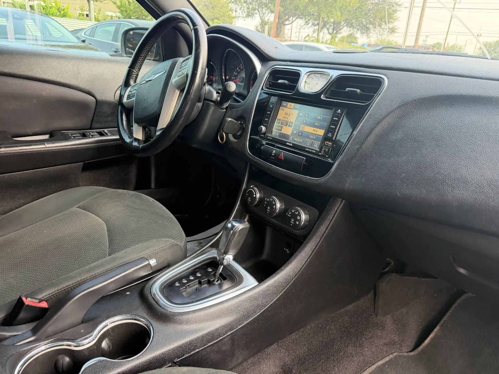 Used 2012 Chrysler 200 Touring FWD image 16