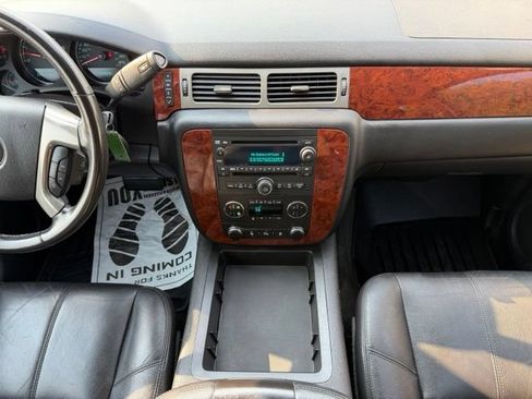 Used 2014 Chevrolet Tahoe LT AWD/4WD image 27
