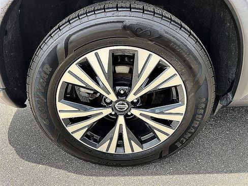 Certified 2021 Nissan Rogue SV AWD/4WD image 9