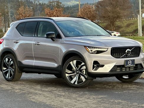 Used 2026 Volvo XC40 B5 Ultra w/ Protection Package Premier AWD/4WD image 1