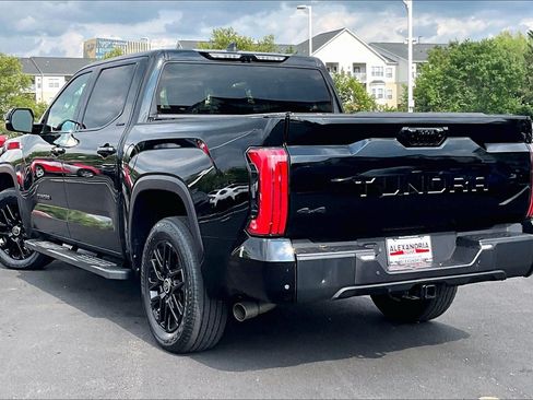 Used 2024 Toyota Tundra Limited AWD/4WD image 11