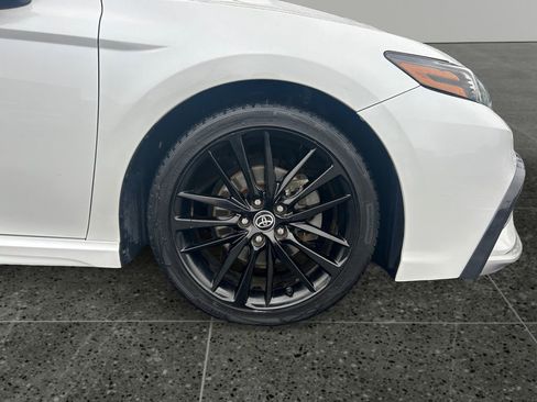 Used 2021 Toyota Camry XSE w/ Navigation Package image 9