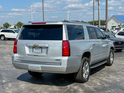 Used 2018 Chevrolet Suburban Premier AWD/4WD image 12