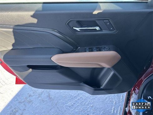 Used 2025 GMC Canyon AT4 image 31