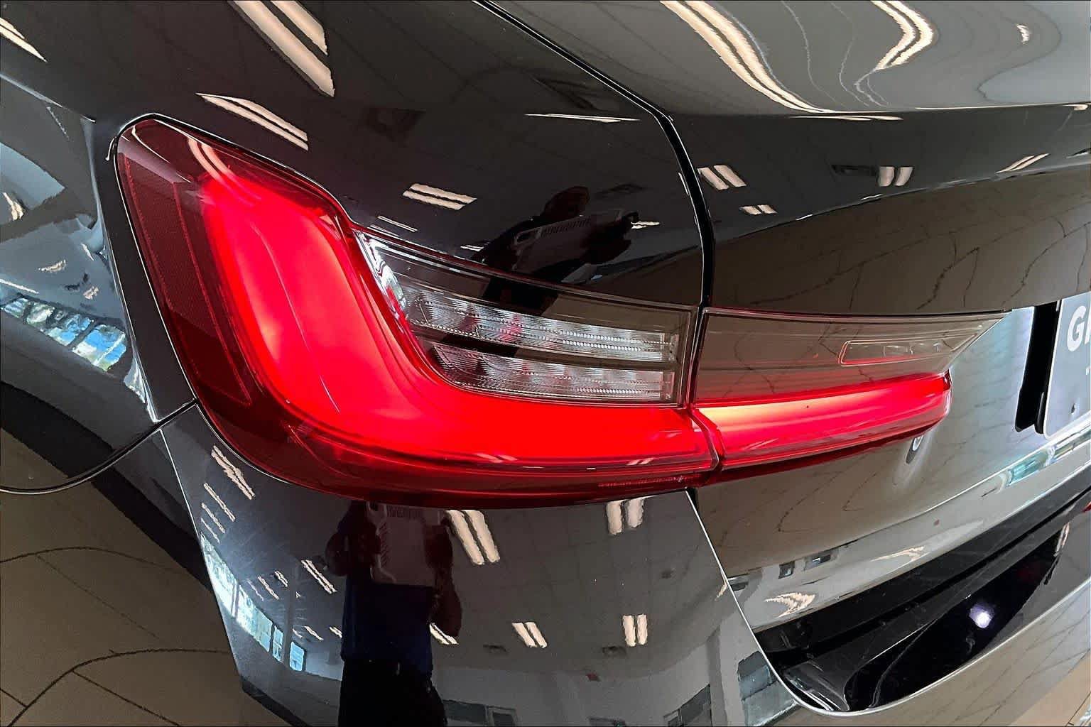 Used 2024 BMW 330i Sedan w/ Convenience Package RWD image 26