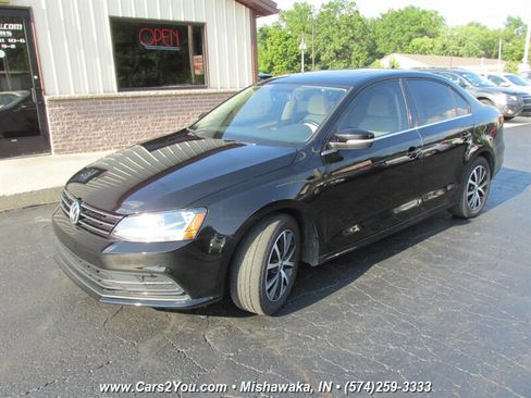Used 2017 Volkswagen Jetta SE image 6