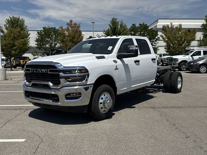 New 2025 RAM 3500 Tradesman w/ Safety Group