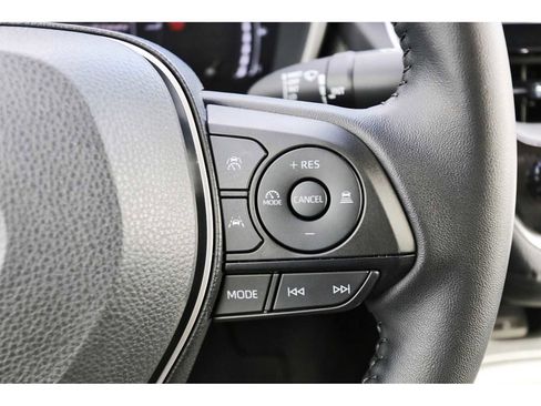 Used 2025 Toyota Corolla XLE image 16