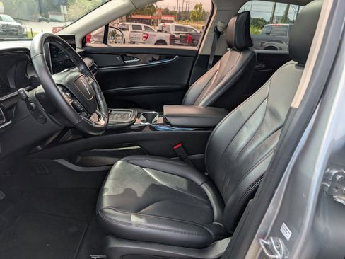 Used 2022 Lincoln Nautilus Reserve image 18