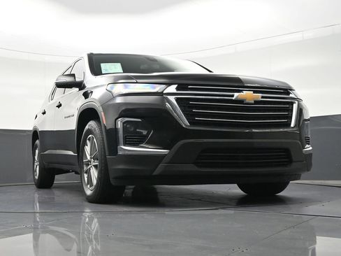 Used 2023 Chevrolet Traverse LT image 30