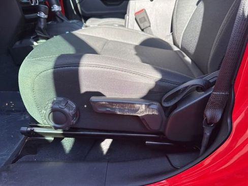 Used 2019 Jeep Wrangler Unlimited Sport S image 38