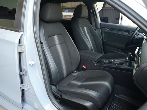 Used 2022 Honda Civic Sport image 4