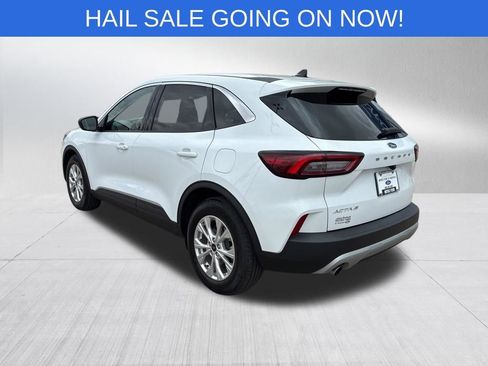 Used 2023 Ford Escape Active w/ Cold Weather Package FWD image 6