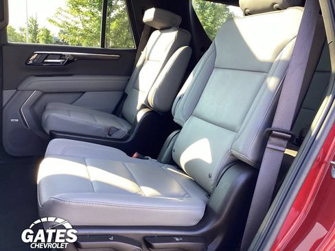 Used 2025 Chevrolet Tahoe Z71 w/ Comfort Package AWD/4WD image 17