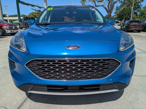 Certified 2021 Ford Escape SE FWD image 8