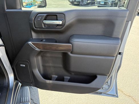 Used 2019 GMC Sierra 1500 SLT w/ SLT Premium Plus Package AWD/4WD image 18