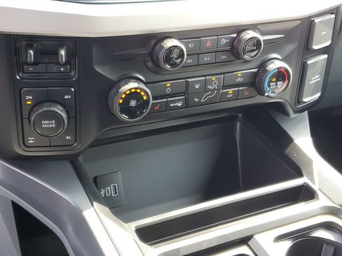 New 2026 Ford F250 XLT w/ XLT Premium Package AWD/4WD image 22