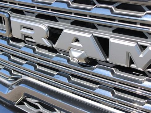 Used 2025 RAM 2500 Limited AWD/4WD image 9