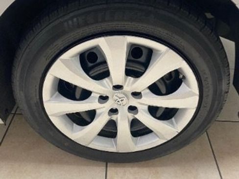 Used 2021 Toyota Corolla LE FWD image 27