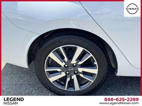 Used 2023 Nissan Versa SV FWD image 10