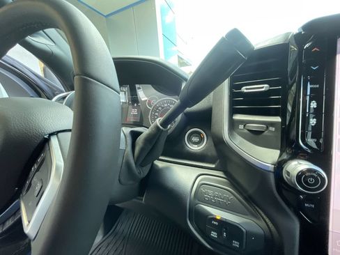 Used 2025 RAM 3500 Big Horn AWD/4WD image 16