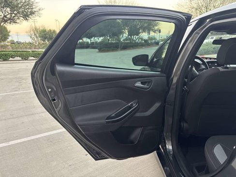 Used 2017 Ford Focus ST image 12