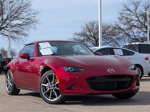 Used 2022 MAZDA MX-5 Miata RF Grand Touring image 2