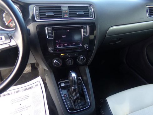 Used 2016 Volkswagen Jetta Sport w/ Lighting Package image 26