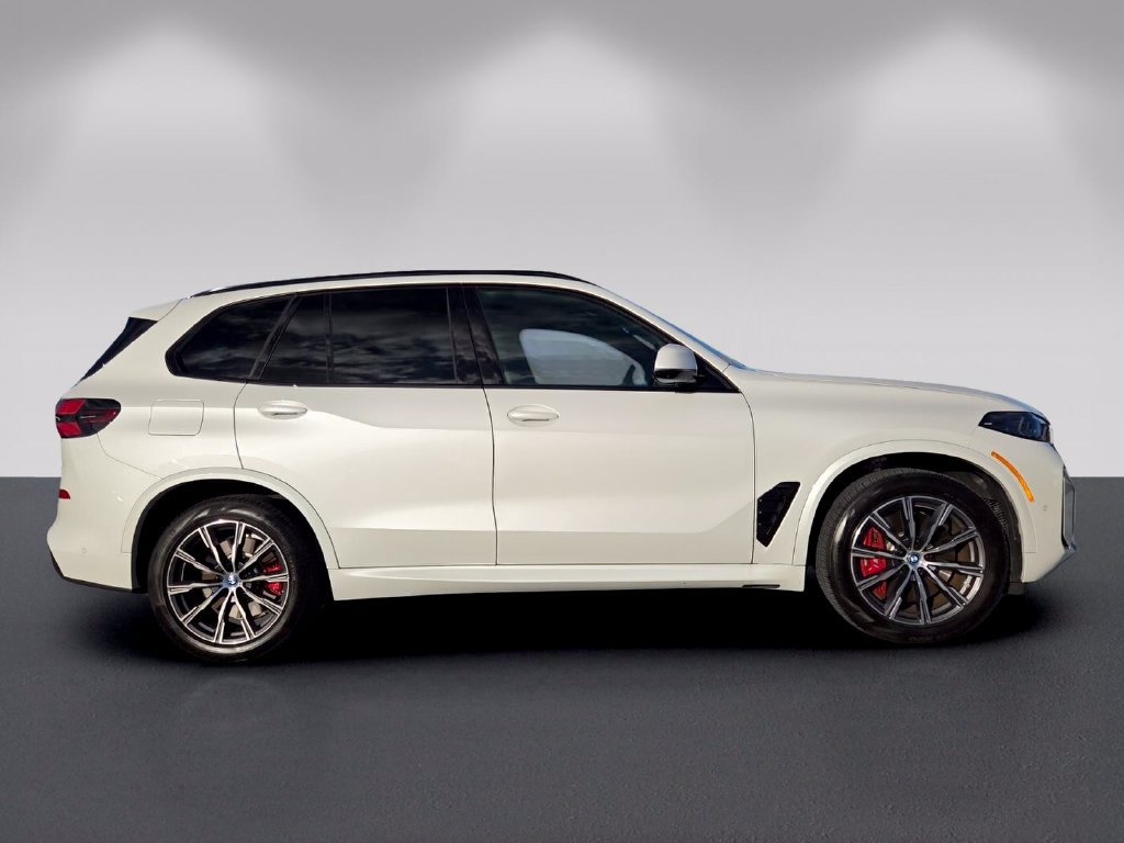 Certified 2025 BMW X5 xDrive50e w/ M Sport Package AWD/4WD image 3