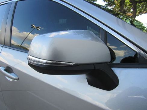 Used 2024 Toyota RAV4 SE image 21