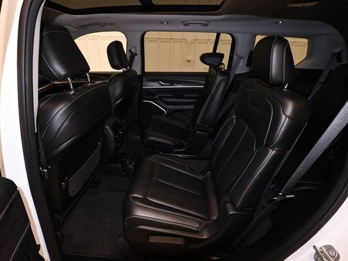 Used 2021 Jeep Grand Cherokee L Limited AWD/4WD image 14